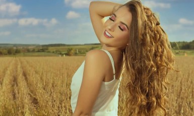 تغذية الشعر – أفضل 10 أطعمة تغذي الشعر