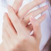العناية باليدين – أسهل 7 طرق لتقشير اليدين في المنزل